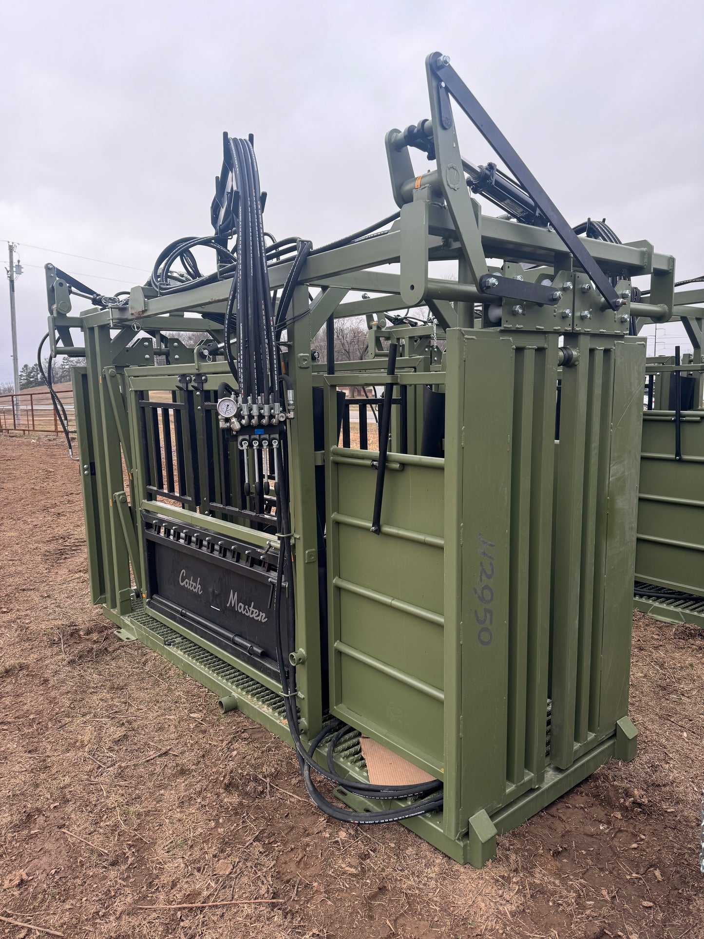 Catch Master H2950 (Gas Motor, Rebar Floor, Neck Extenders)