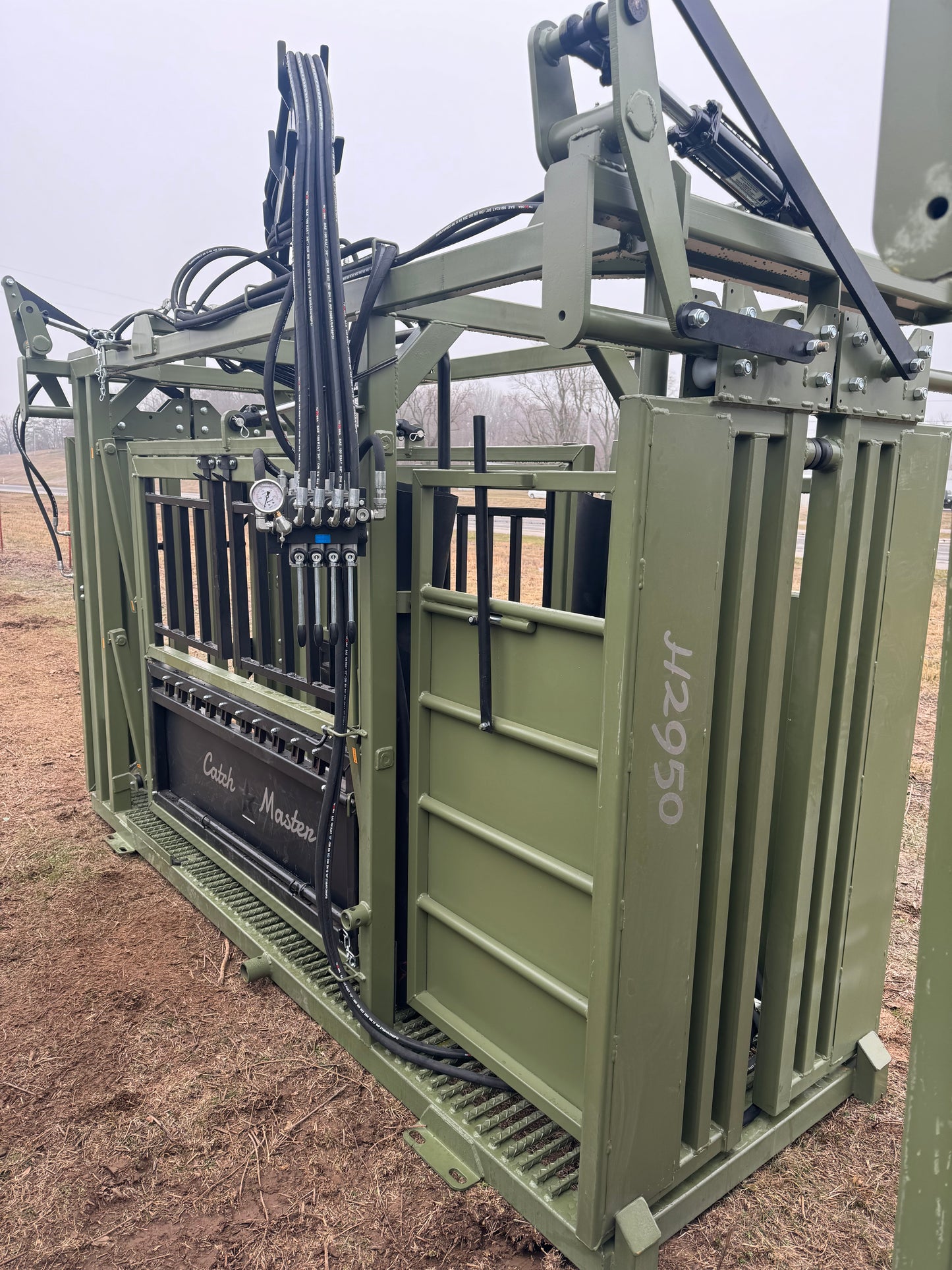 Catch Master H2950 (Gas Motor, Rebar Floor, Neck Extenders)