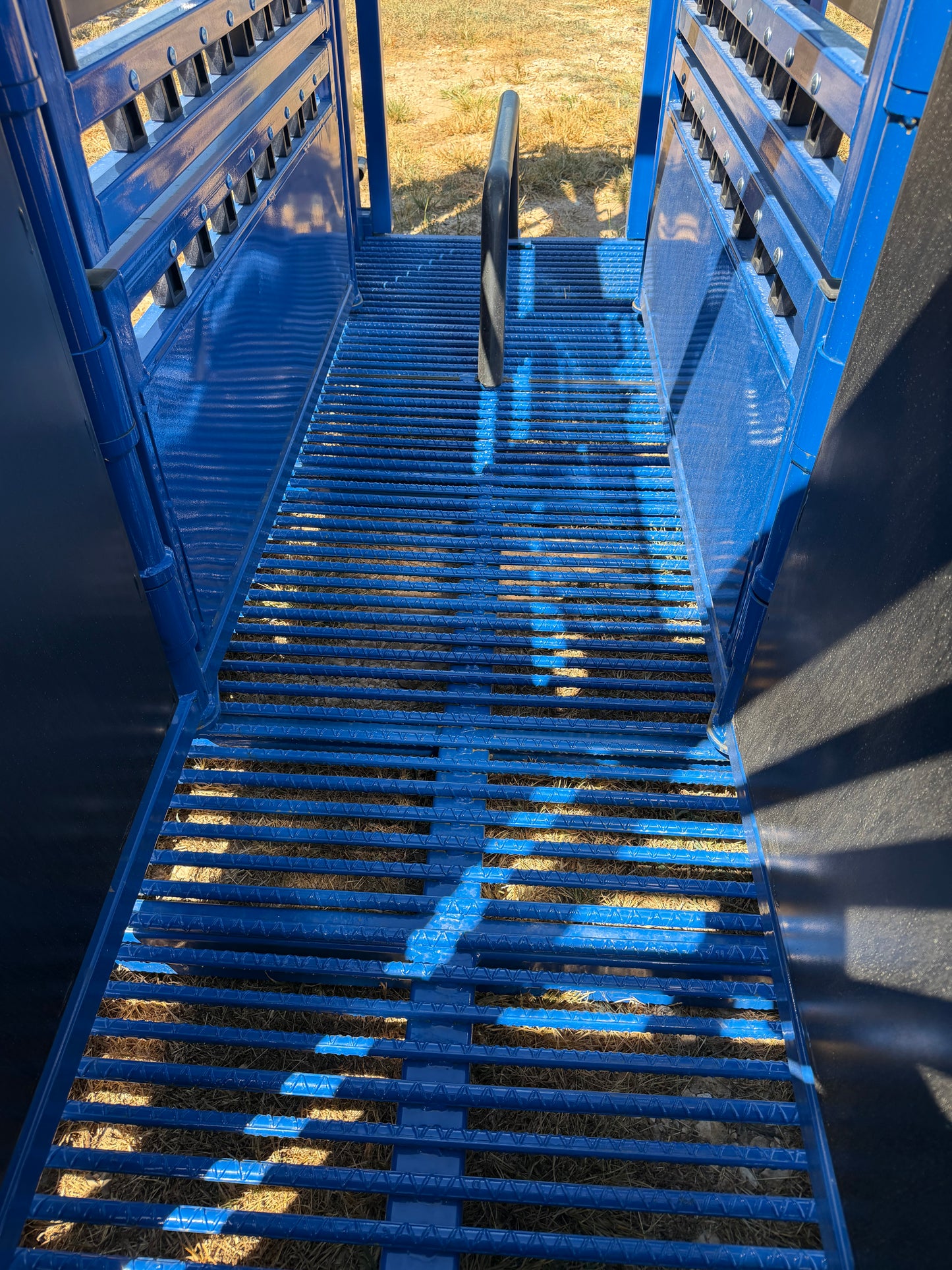 Power Catch ~ Manual Squeeze Chute