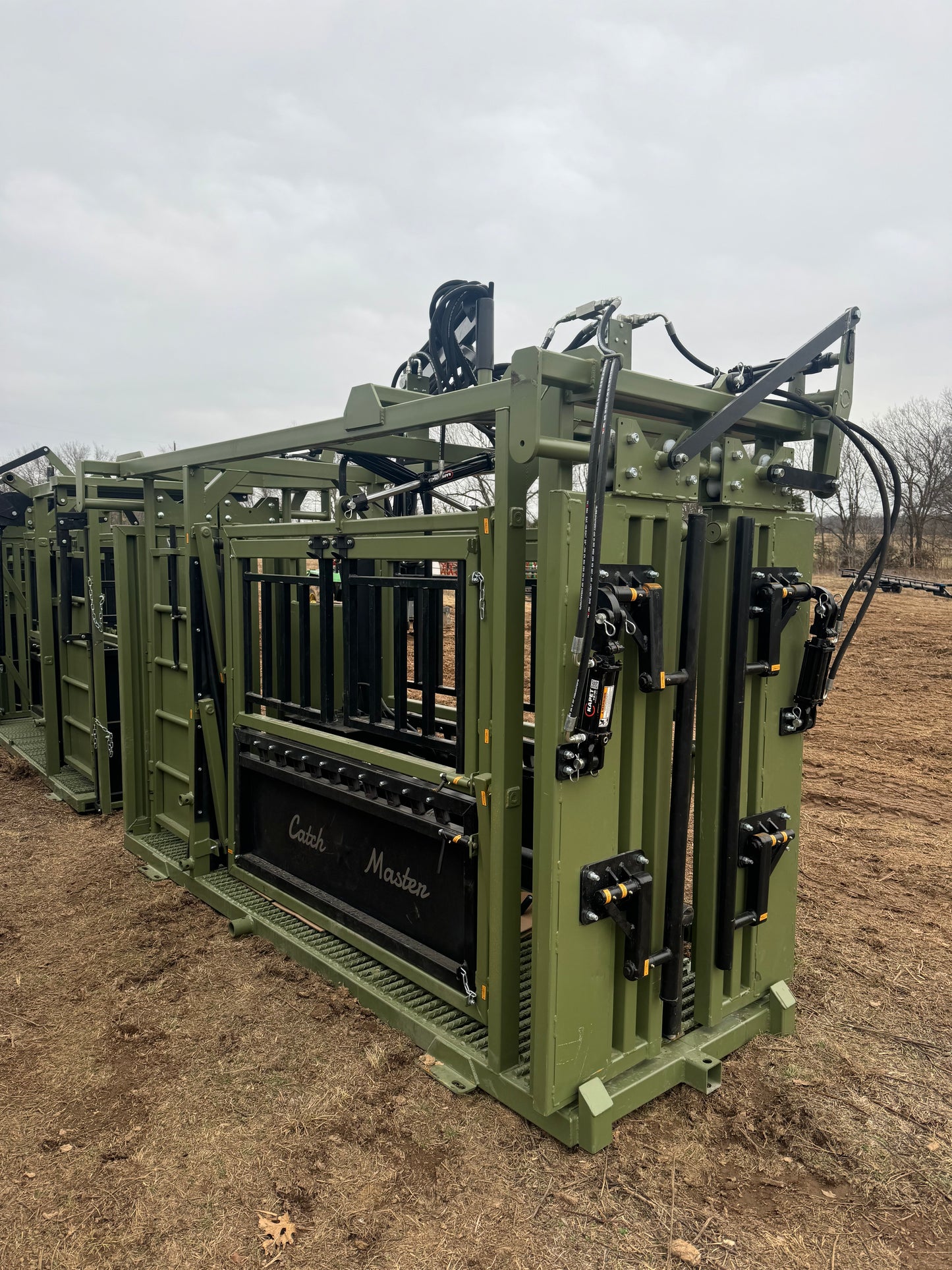 Catch Master H2950 (Gas Motor, Rebar Floor, Neck Extenders)