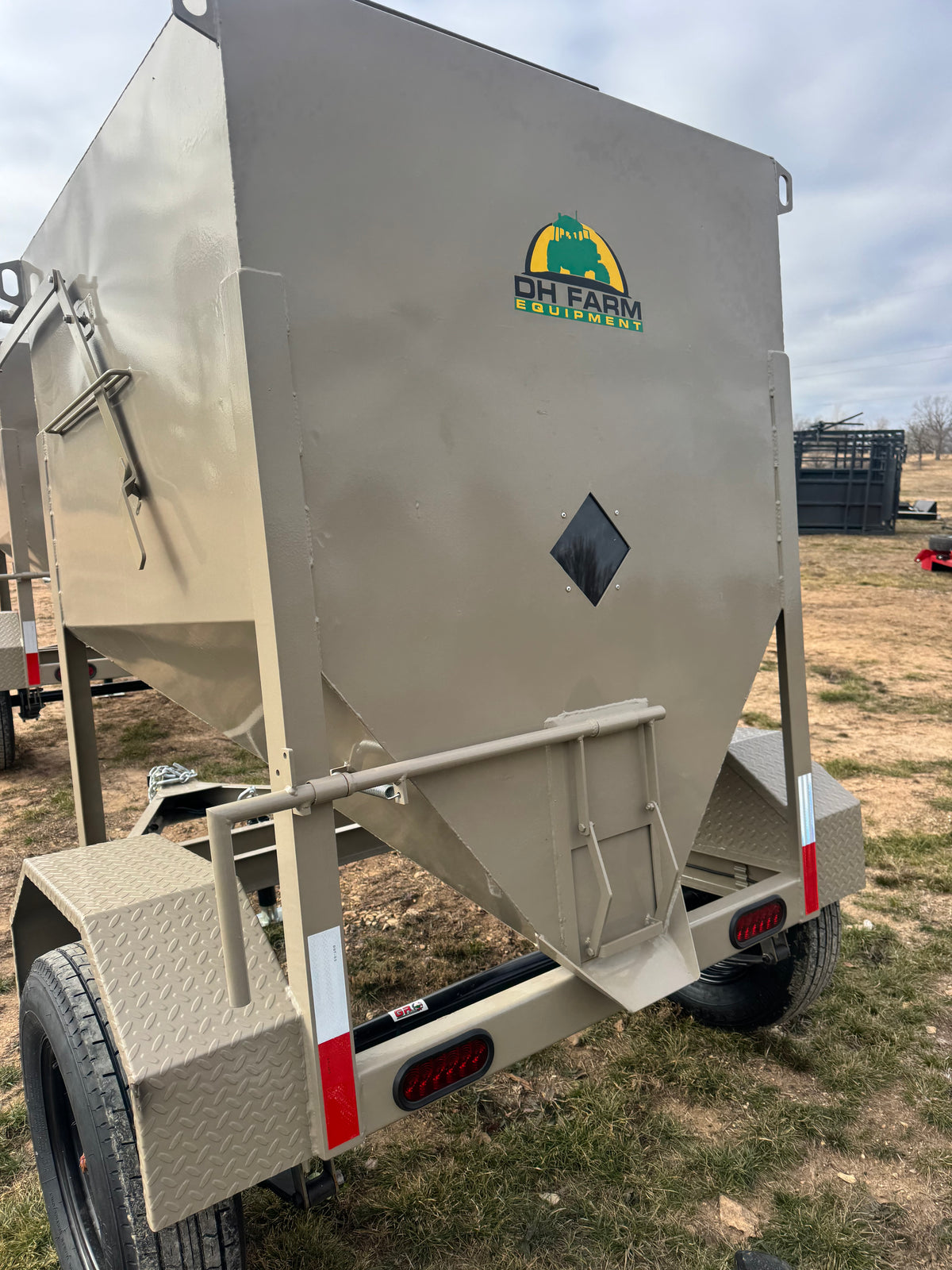1-Ton Bulk Feed Trailer