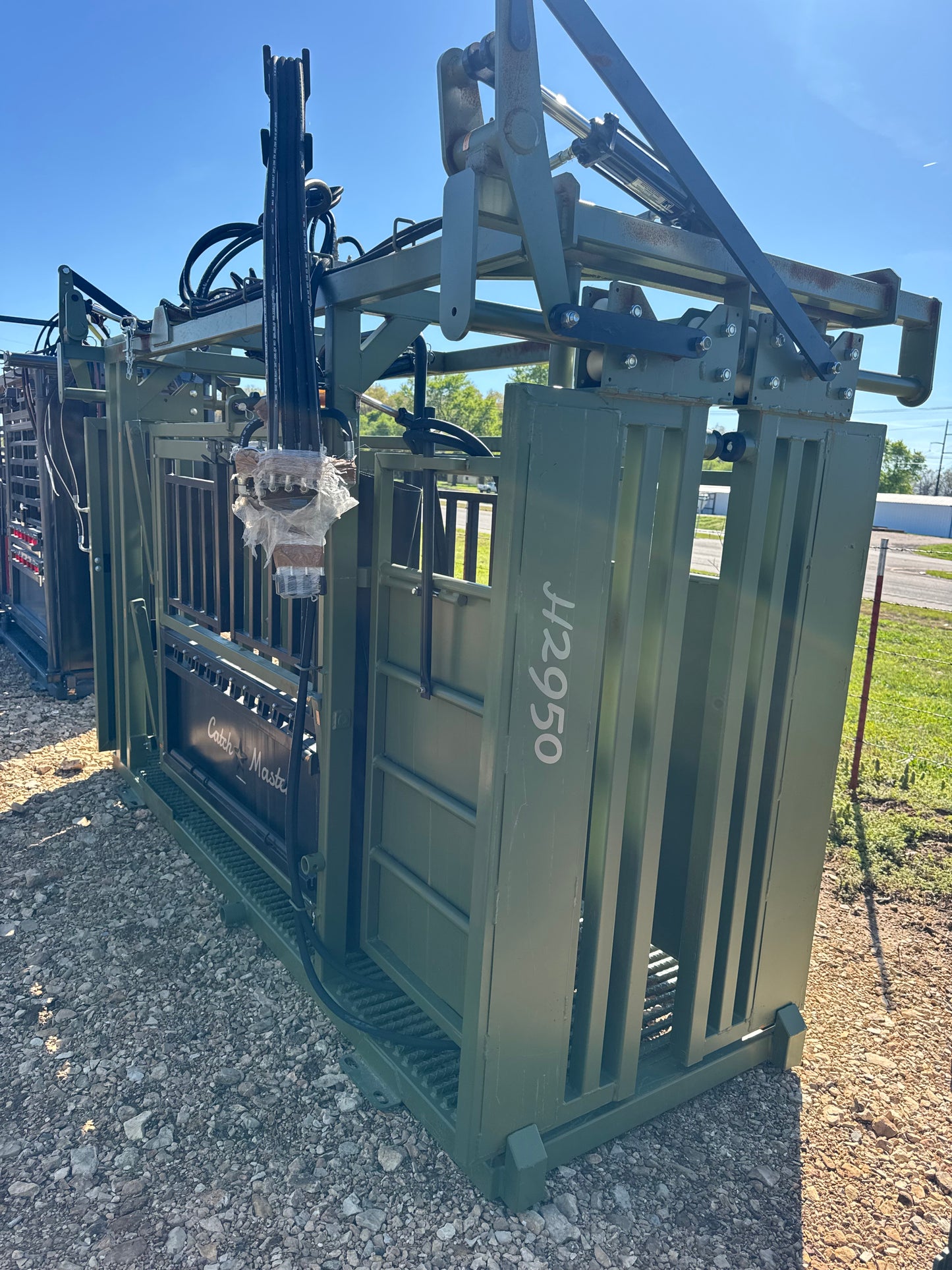 CatchMaster Hydraulic Squeeze Chute