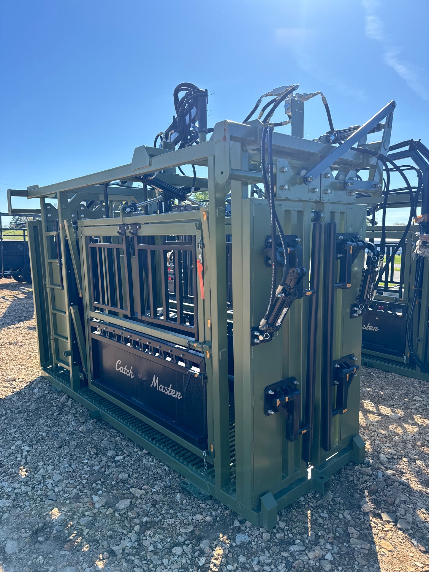 CatchMaster Hydraulic Squeeze Chute