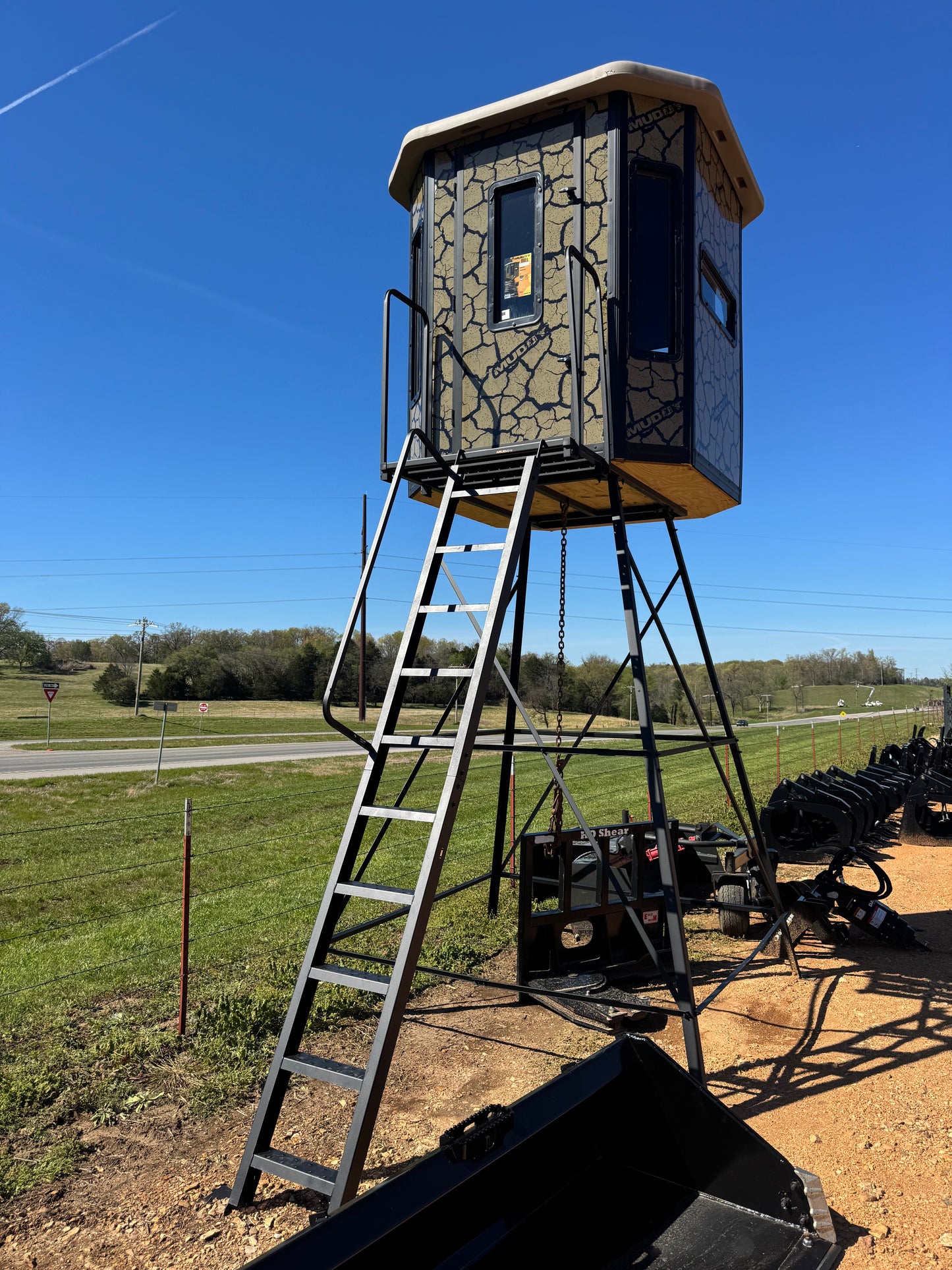 Muddy Blind + 10’ Tower