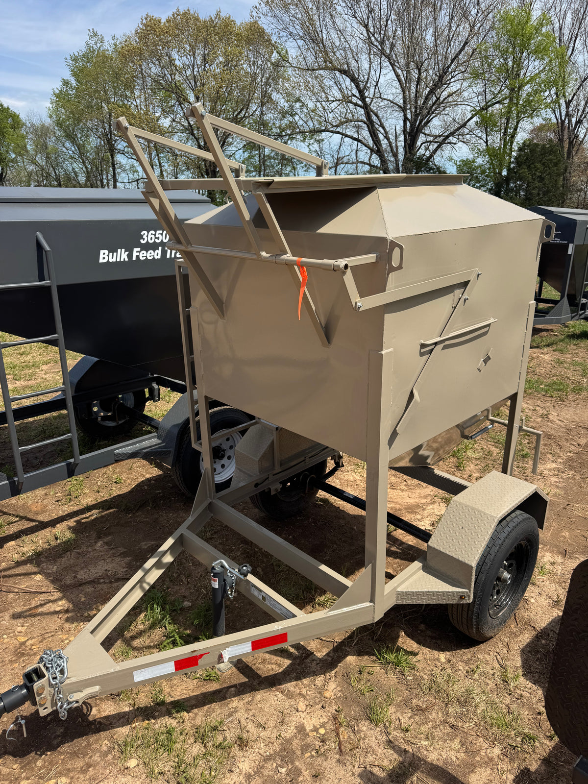 1-Ton Bulk Feed Trailer