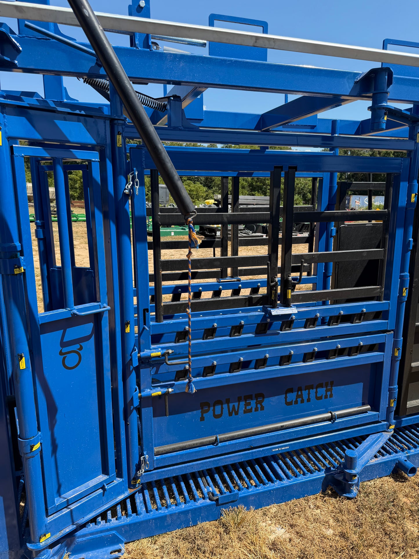 Power Catch ~ Manual Squeeze Chute