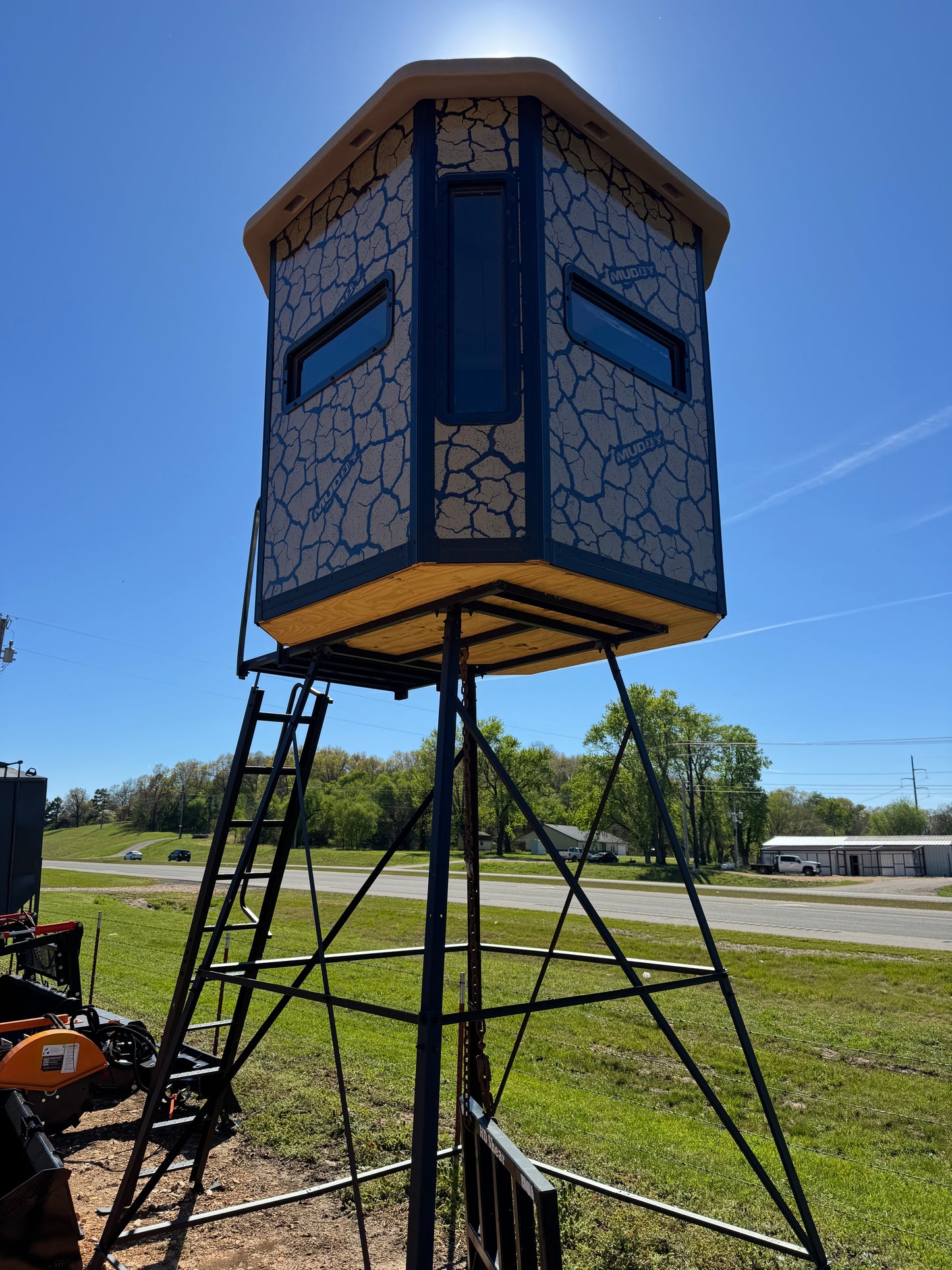 Muddy Blind + 10’ Tower