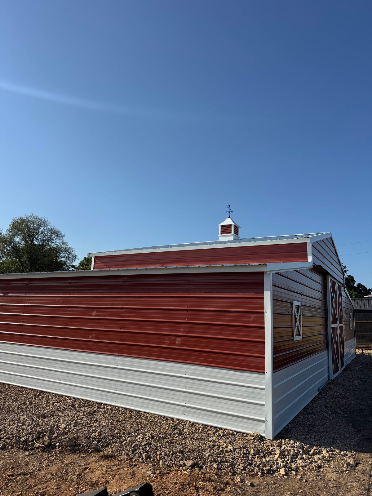 Horse Barn: 48’W x 25’L x 12’/8’ Leg Height