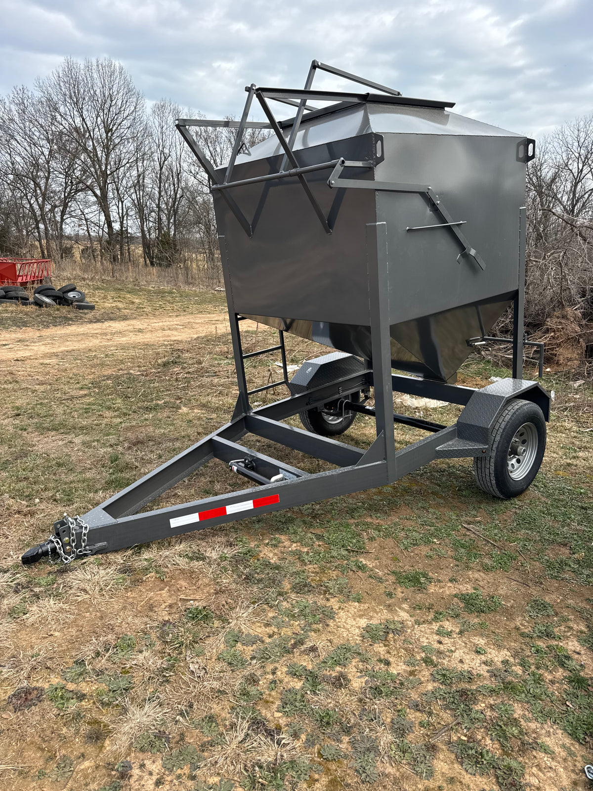 2-Ton Bulk Feed Trailer