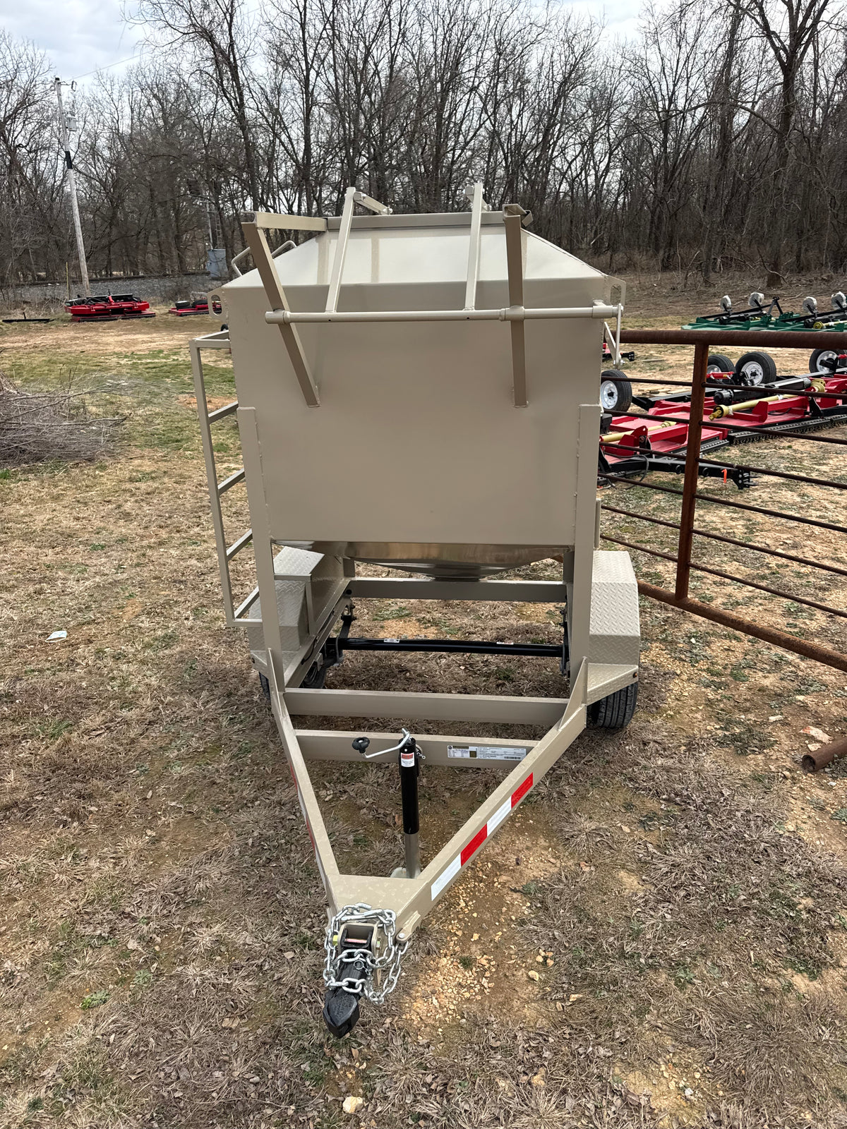 1-Ton Bulk Feed Trailer
