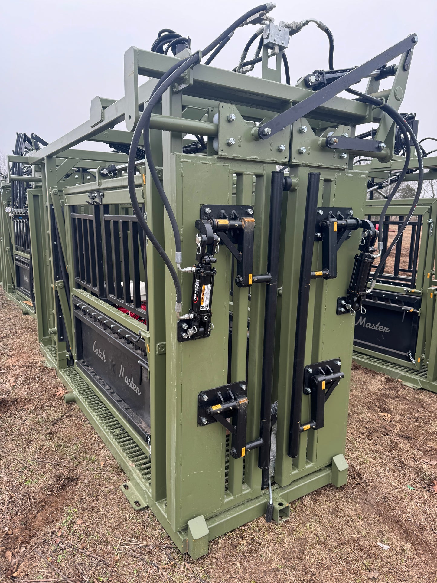 Catch Master H2950 (Gas Motor, Rebar Floor, Neck Extenders)