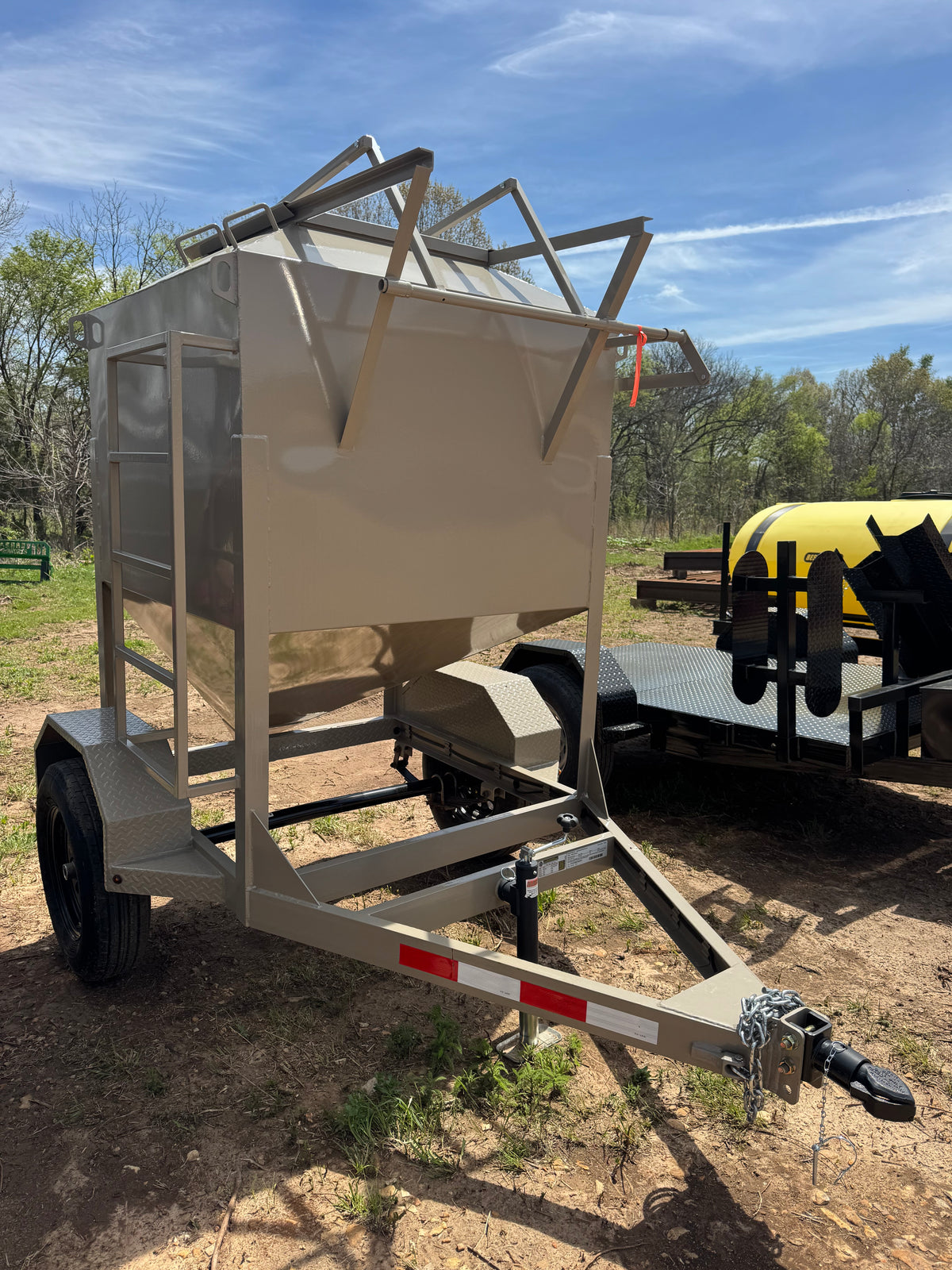 1-Ton Bulk Feed Trailer