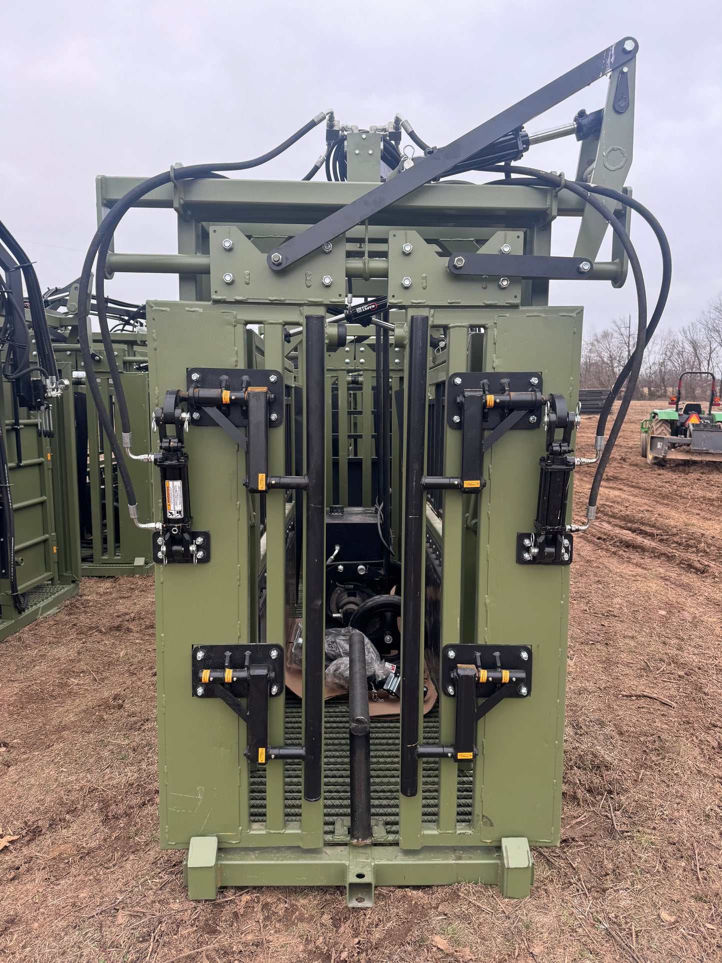 Catch Master H2950 (Gas Motor, Rebar Floor, Neck Extenders)