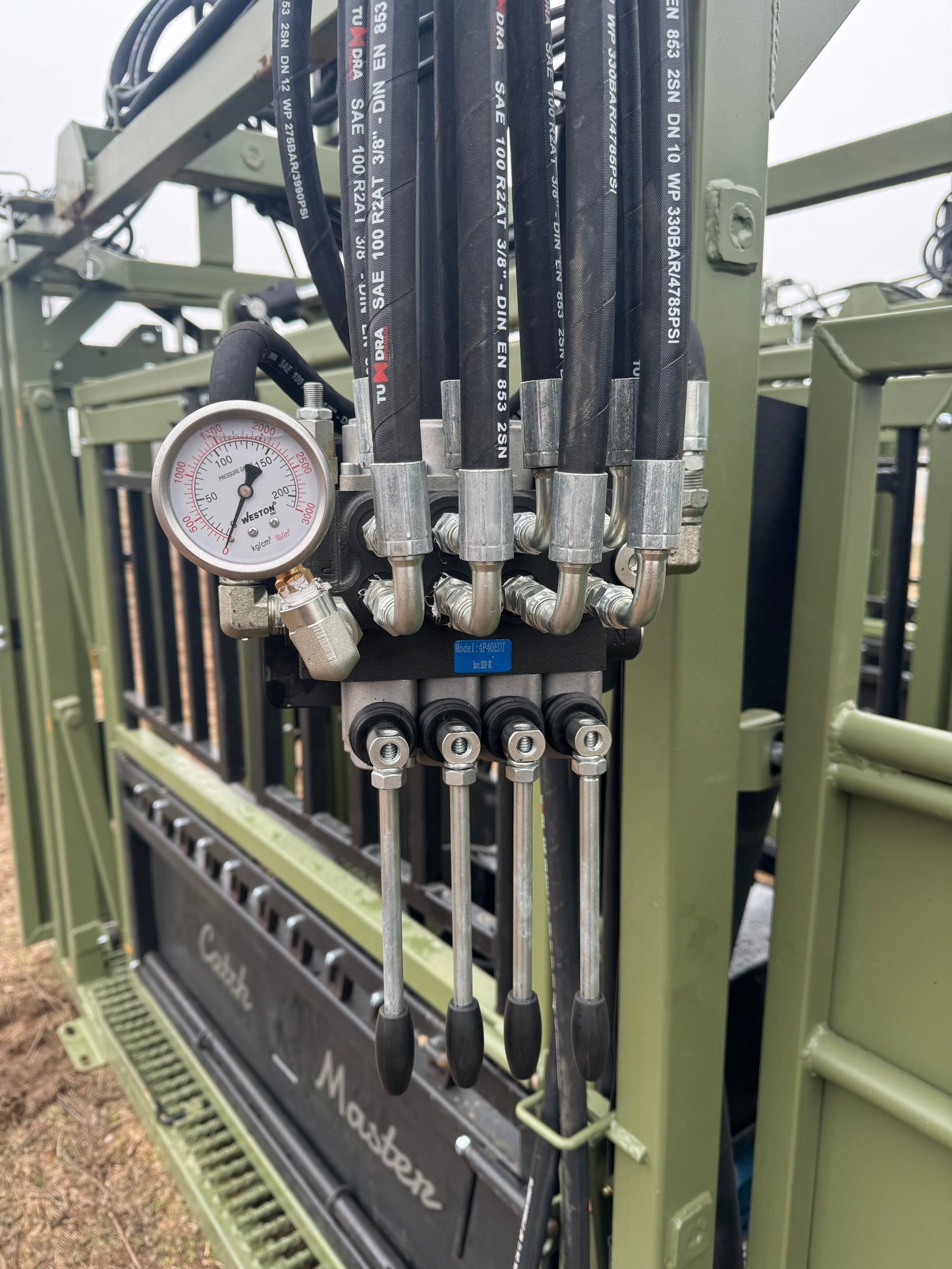 Catch Master H2950 (Gas Motor, Rebar Floor, Neck Extenders)