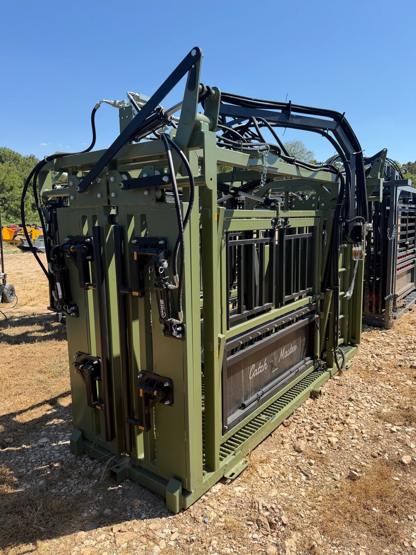 CatchMaster Hydraulic Squeeze Chute