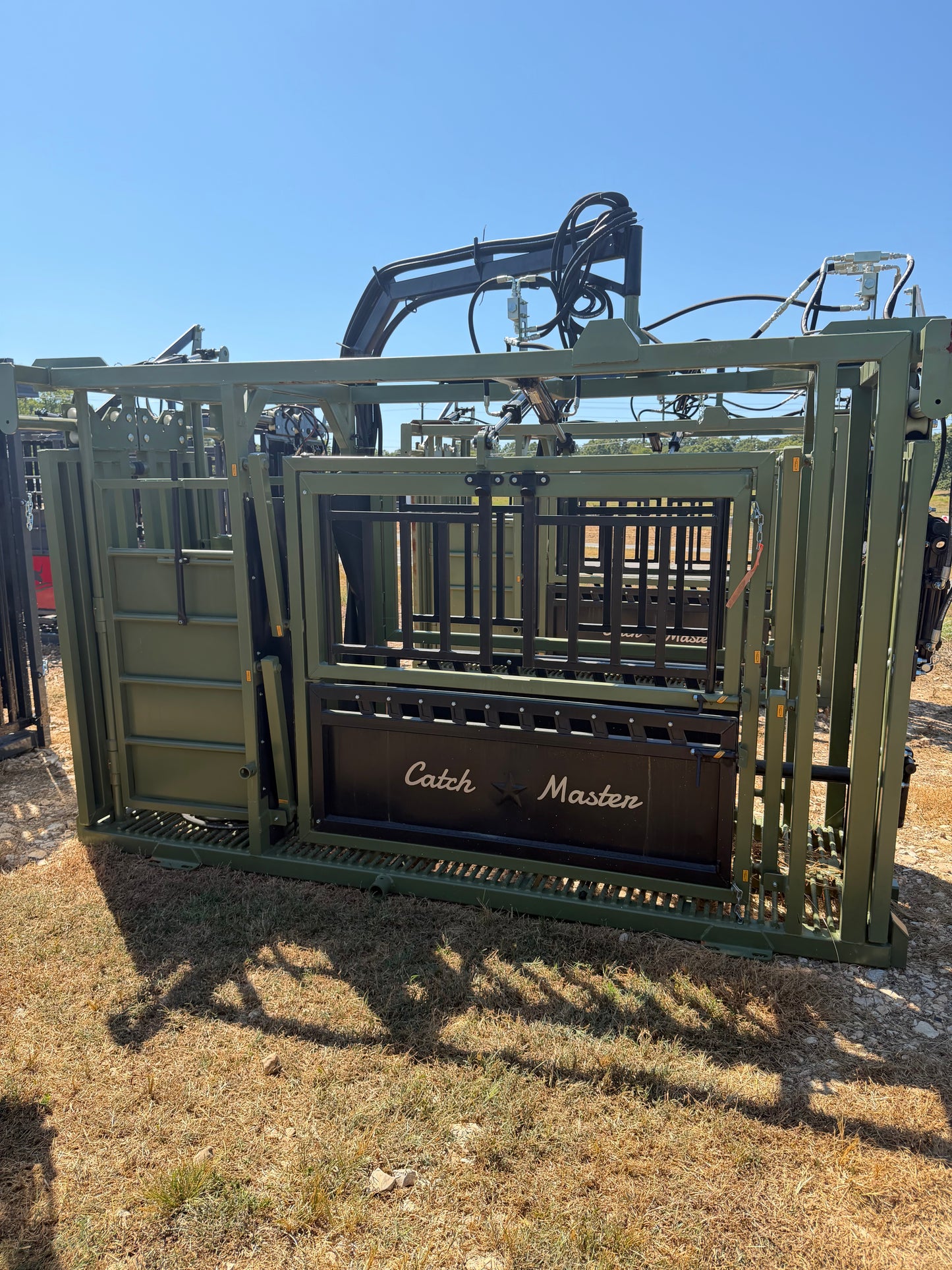 CatchMaster Hydraulic Squeeze Chute