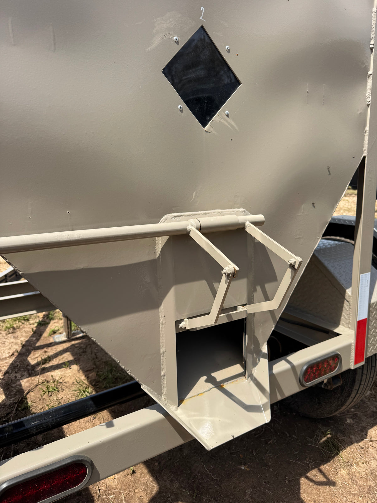 1-Ton Bulk Feed Trailer
