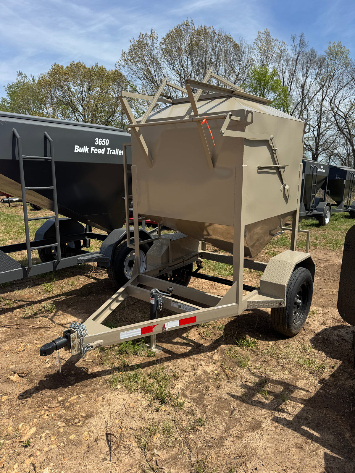 1-Ton Bulk Feed Trailer