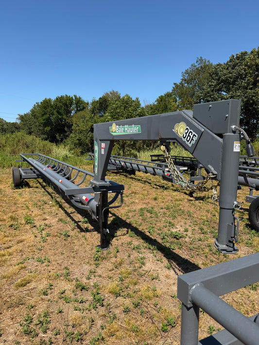 36ft In-Line Hay Trailer - Hydraulic