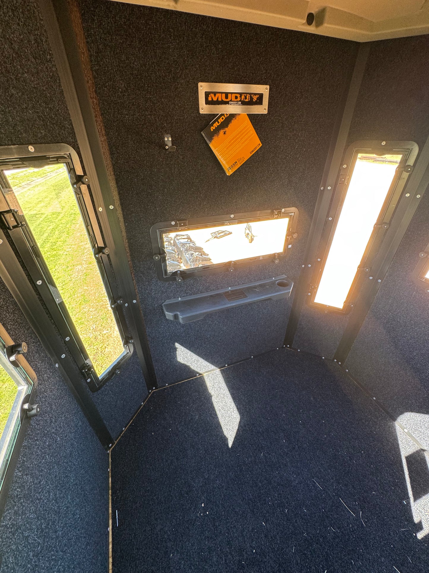 Muddy Blind + 10’ Tower