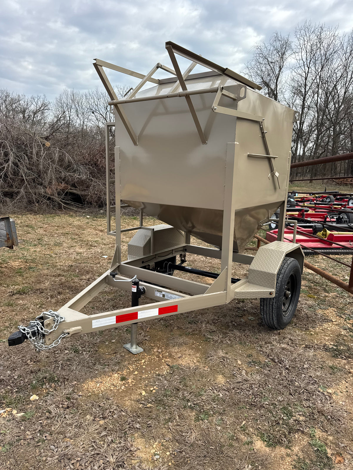 1-Ton Bulk Feed Trailer