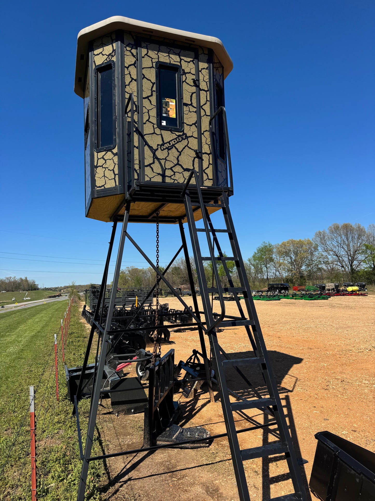 Muddy Blind + 10’ Tower