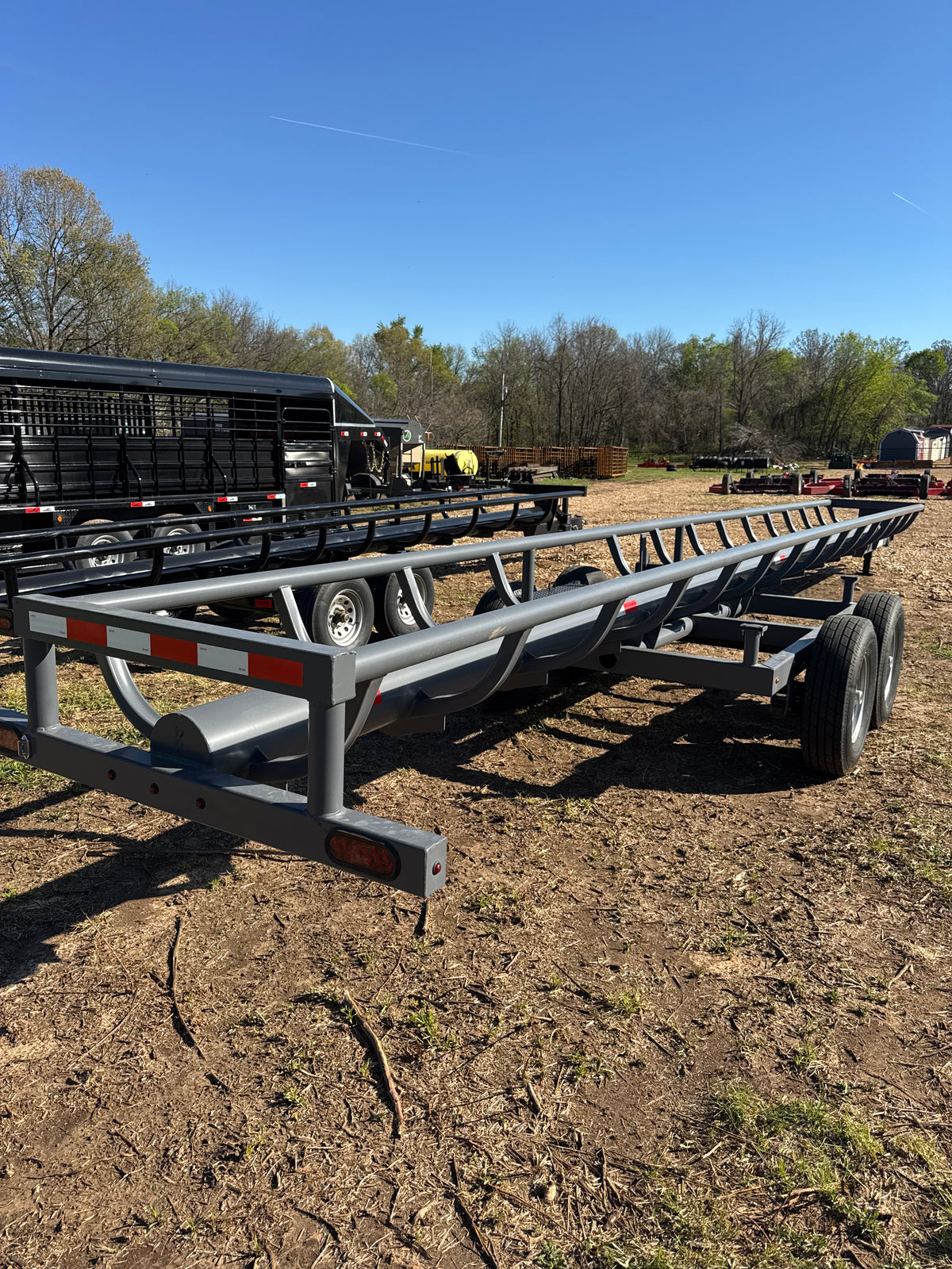 32ft BP In-Line Hay Trailer - Hydraulic